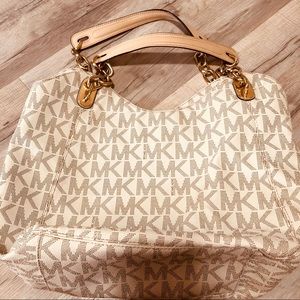 Micheal kors travel shoulder bag with wallet